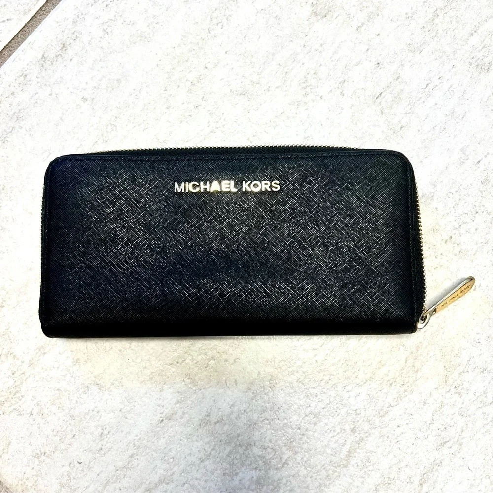 MICHAEL KORS Jet Set Travel Large Crossgrain Leather Wallet black womens